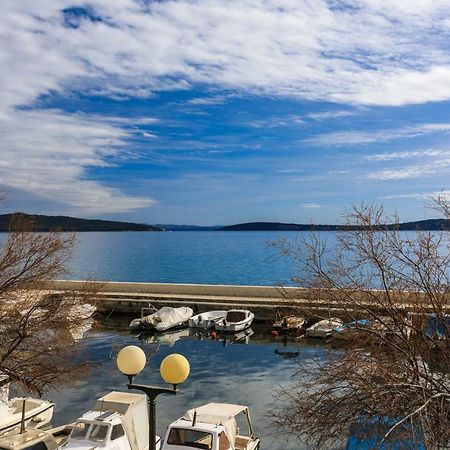 Holiday Home Obrov Каштела Экстерьер фото