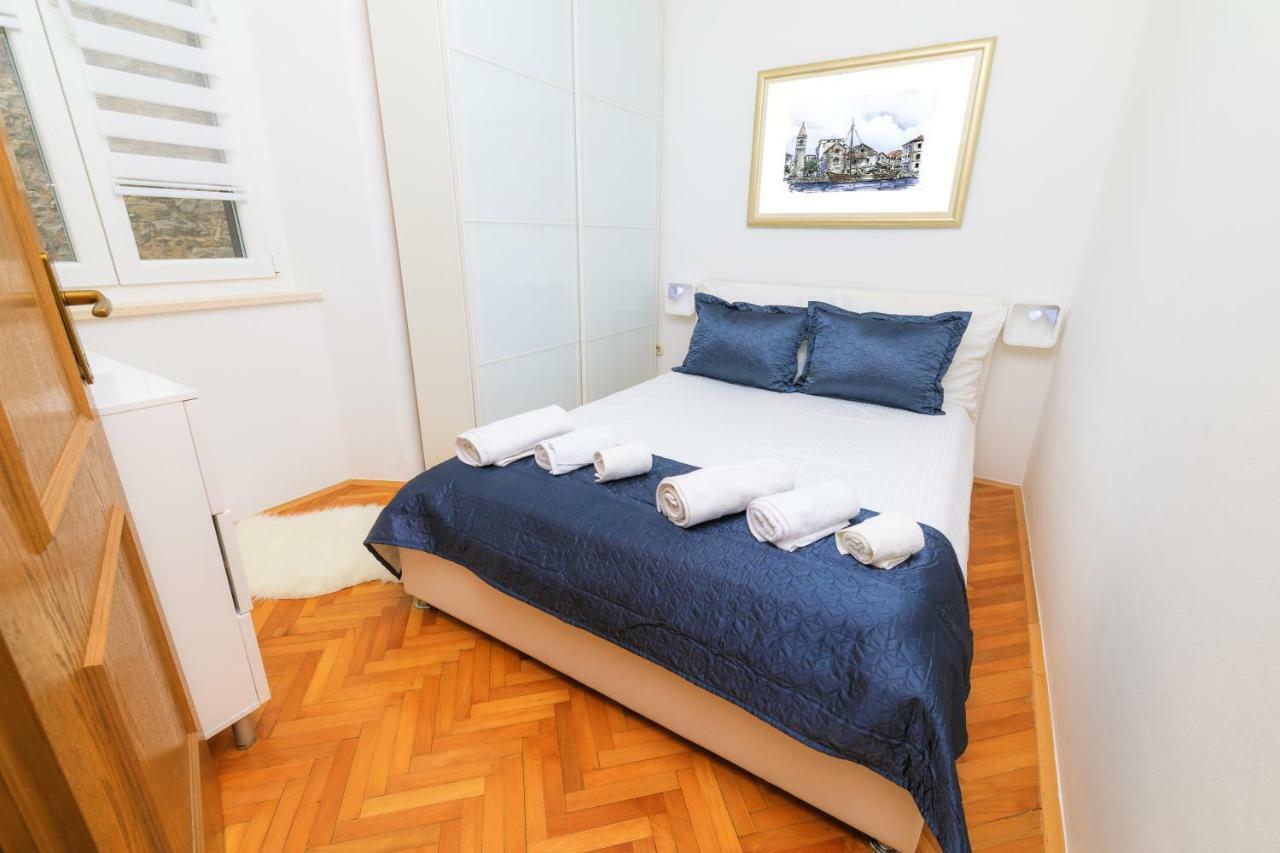 Holiday Home Obrov Каштела Экстерьер фото
